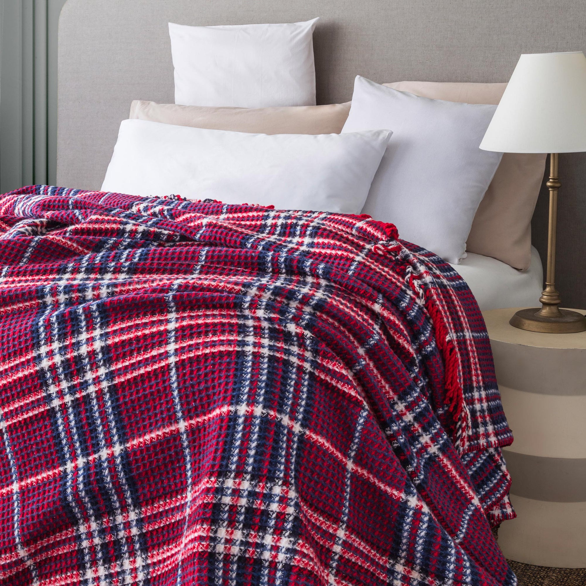 geri-donusturulmus-kirmizi-renk-ekose-tartan-desenli-waffle-dokulu-eco-throw-battaniye